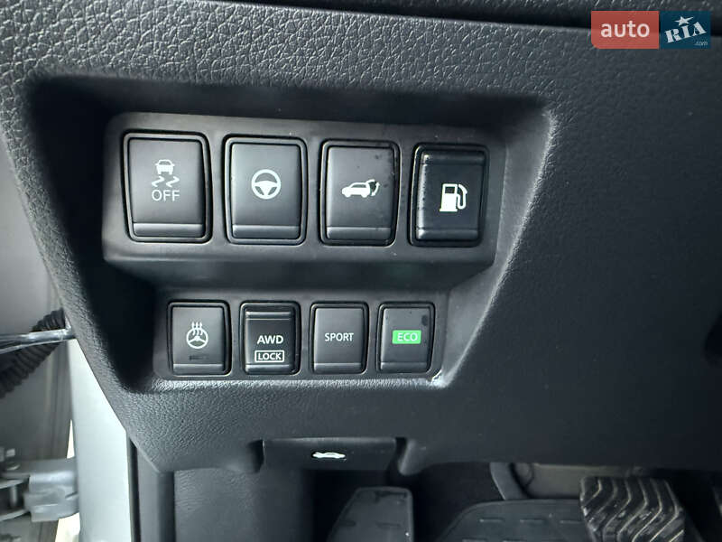 Позашляховик / Кросовер Nissan Rogue 2020 в Ромнах