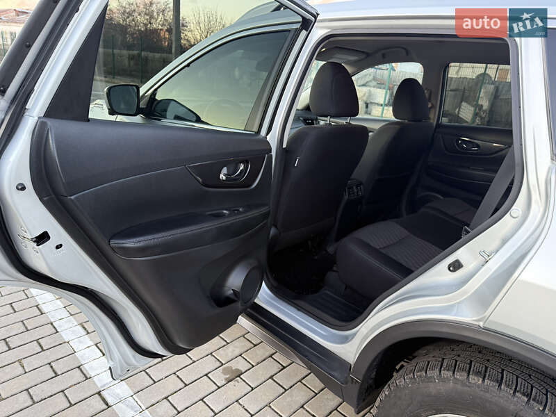 Позашляховик / Кросовер Nissan Rogue 2020 в Ромнах