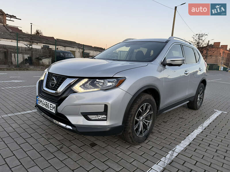 Позашляховик / Кросовер Nissan Rogue 2020 в Ромнах
