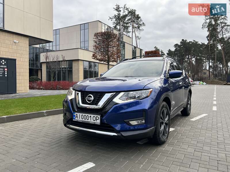 Внедорожник / Кроссовер Nissan Rogue 2017 в Киеве