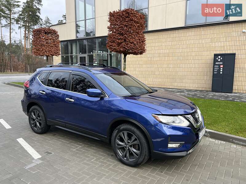 Внедорожник / Кроссовер Nissan Rogue 2017 в Киеве