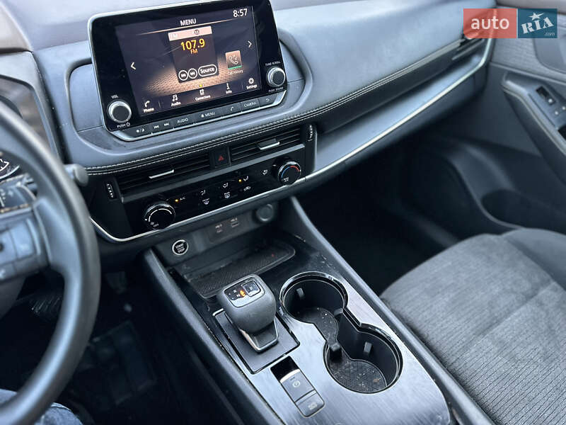 Позашляховик / Кросовер Nissan Rogue 2021 в Львові