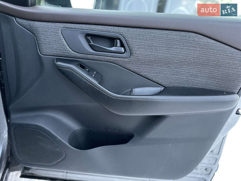 Позашляховик / Кросовер Nissan Rogue 2021 в Львові