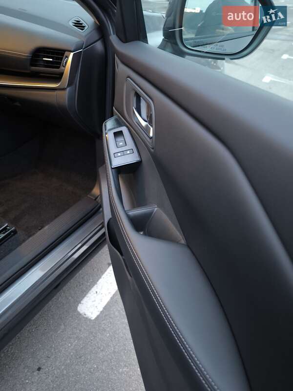 Внедорожник / Кроссовер Nissan Rogue 2025 в Киеве