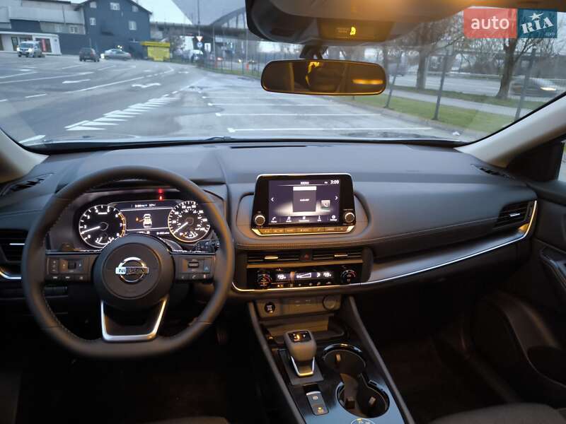 Внедорожник / Кроссовер Nissan Rogue 2025 в Киеве