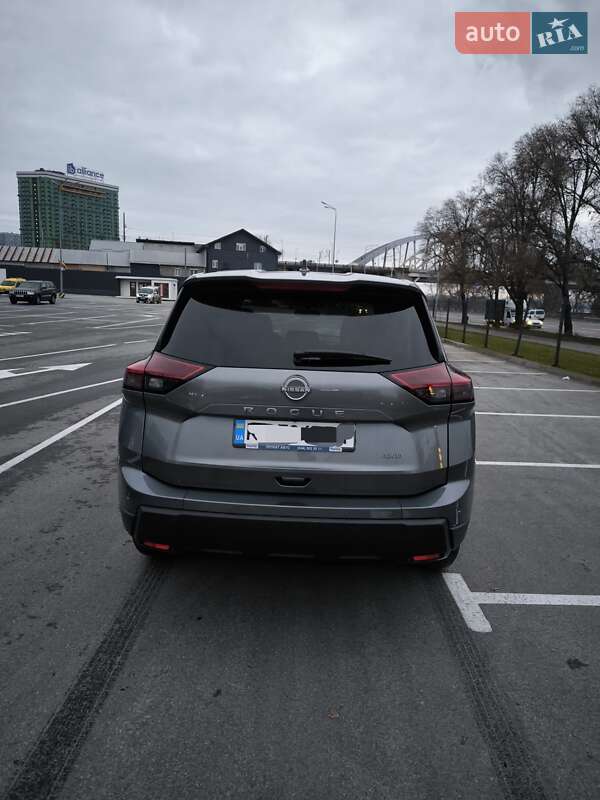 Внедорожник / Кроссовер Nissan Rogue 2025 в Киеве