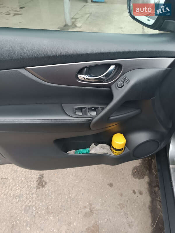 Позашляховик / Кросовер Nissan Rogue 2016 в Лубнах