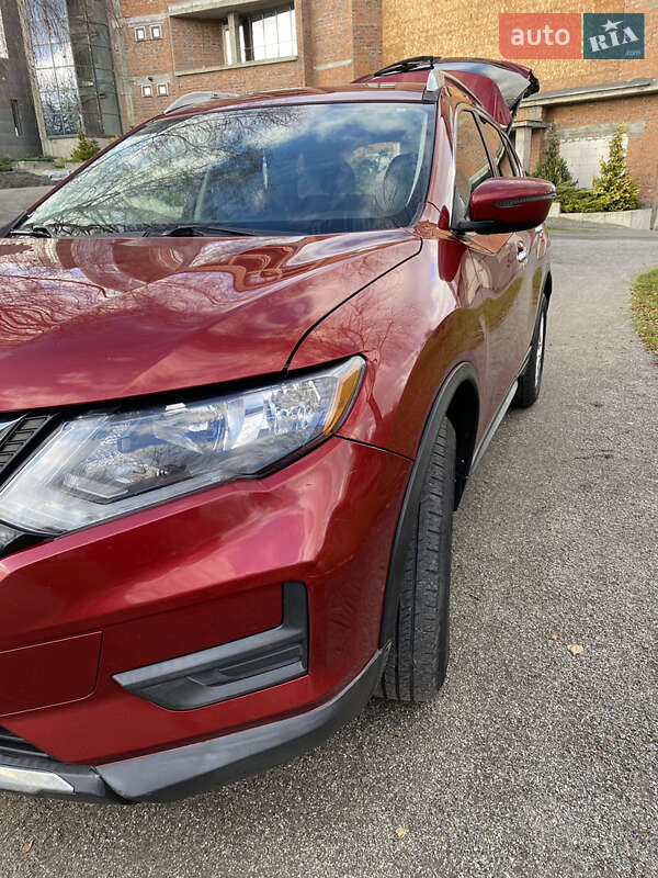 Внедорожник / Кроссовер Nissan Rogue 2018 в Хмельницком