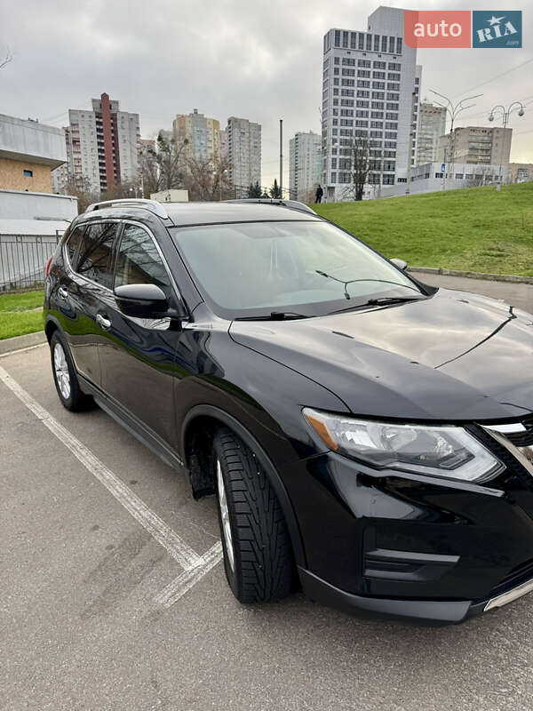Позашляховик / Кросовер Nissan Rogue 2018 в Києві