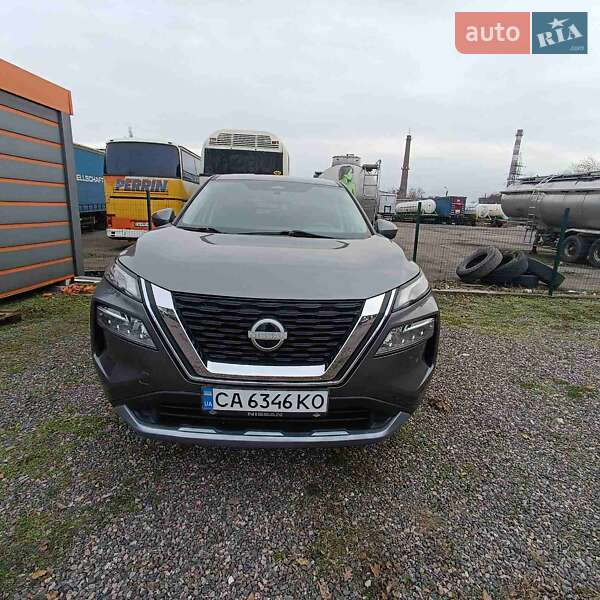 Позашляховик / Кросовер Nissan Rogue 2023 в Черкасах