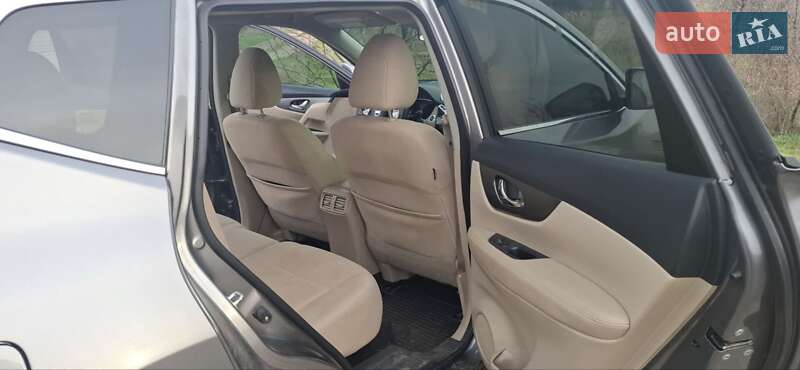 Позашляховик / Кросовер Nissan Rogue 2016 в Кривому Розі