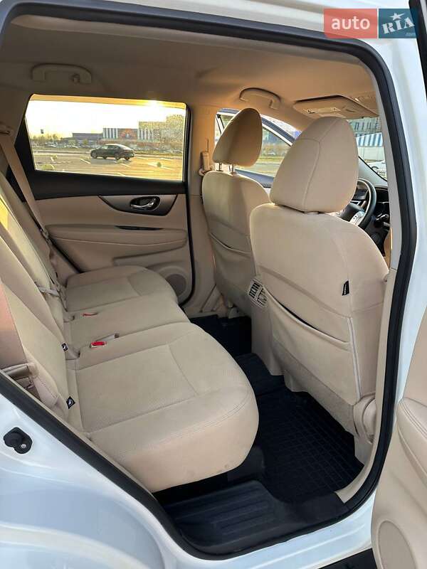 Внедорожник / Кроссовер Nissan Rogue 2015 в Киеве