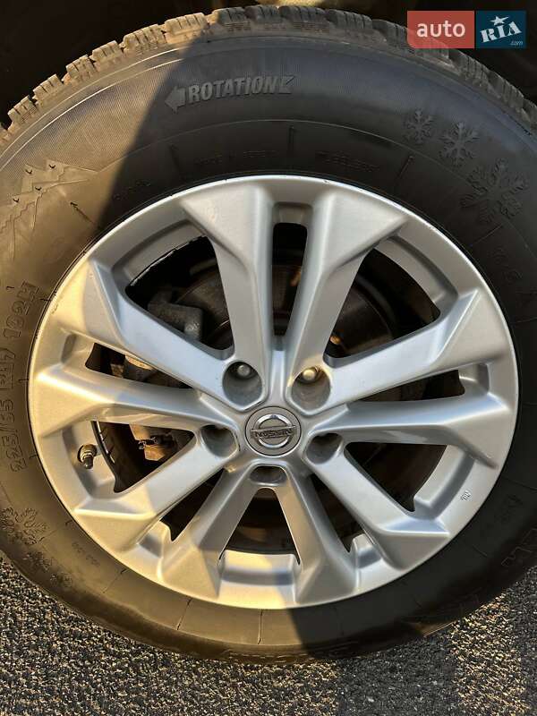 Внедорожник / Кроссовер Nissan Rogue 2015 в Киеве