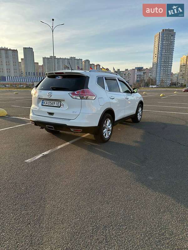Внедорожник / Кроссовер Nissan Rogue 2015 в Киеве