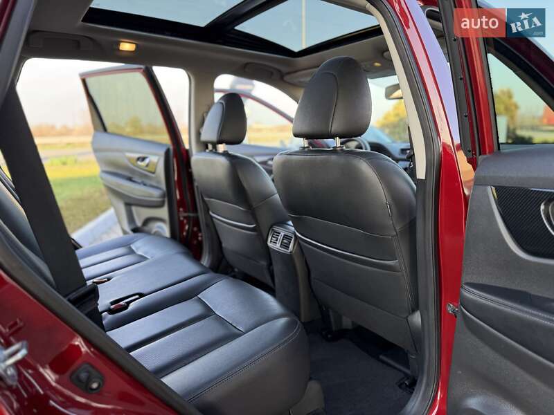 Внедорожник / Кроссовер Nissan Rogue 2018 в Днепре