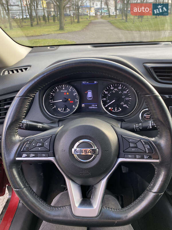 Внедорожник / Кроссовер Nissan Rogue 2018 в Хмельницком