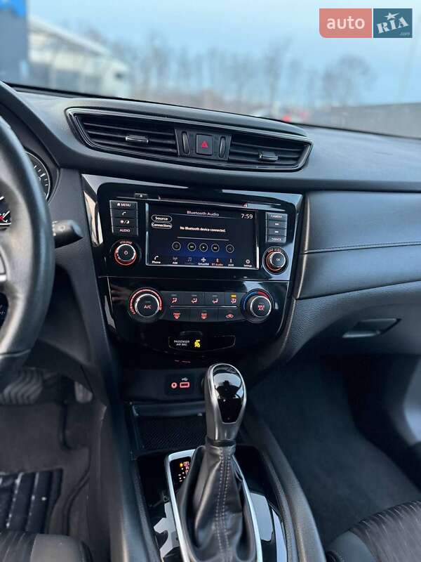 Внедорожник / Кроссовер Nissan Rogue 2019 в Хмельницком