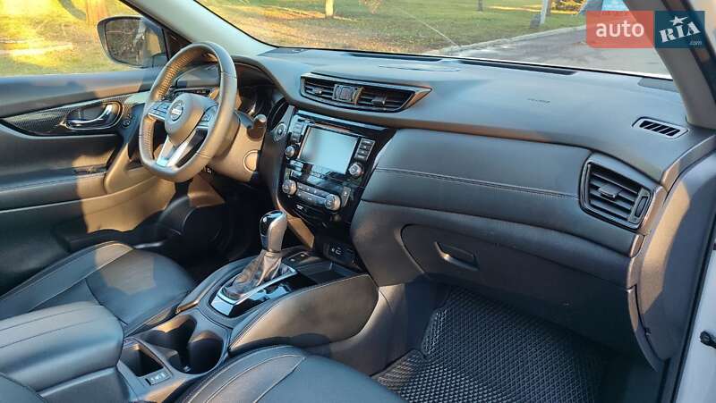 Внедорожник / Кроссовер Nissan Rogue 2020 в Полтаве