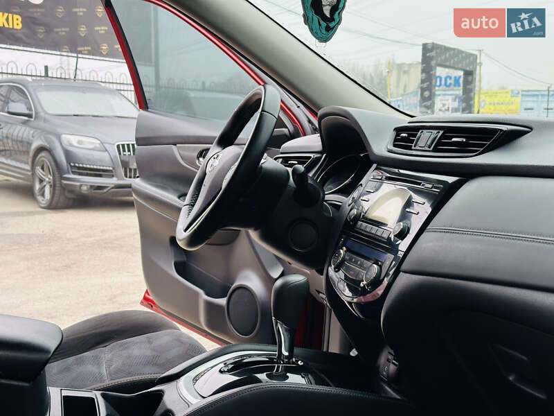 Внедорожник / Кроссовер Nissan Rogue 2015 в Харькове