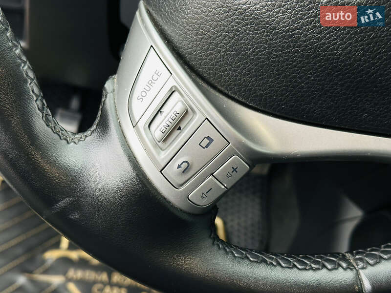 Внедорожник / Кроссовер Nissan Rogue 2015 в Харькове