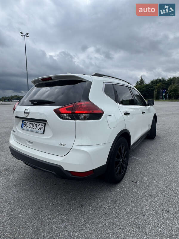 Внедорожник / Кроссовер Nissan Rogue 2016 в Мостиске