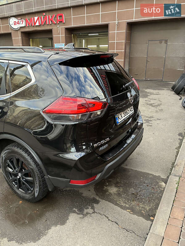 Внедорожник / Кроссовер Nissan Rogue 2016 в Харькове
