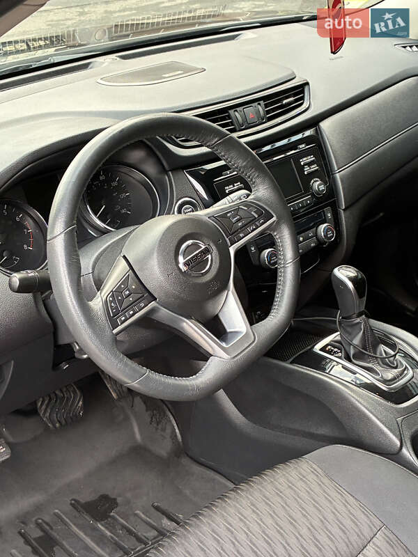 Внедорожник / Кроссовер Nissan Rogue 2016 в Харькове