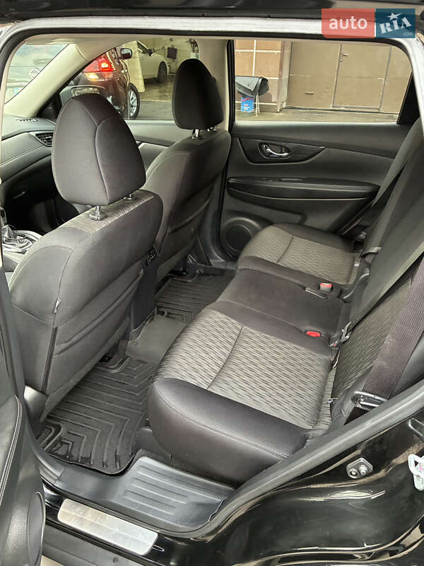 Внедорожник / Кроссовер Nissan Rogue 2016 в Харькове