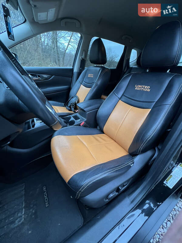 Внедорожник / Кроссовер Nissan Rogue 2018 в Новояворовске