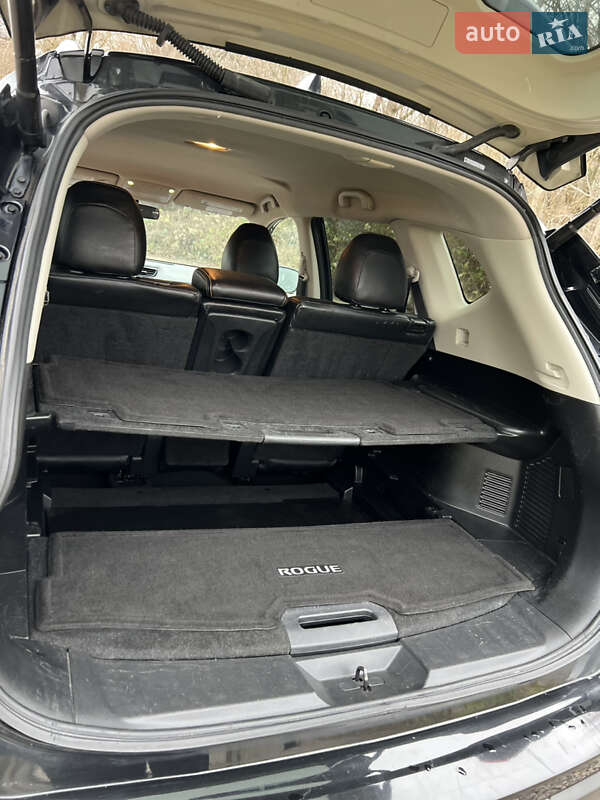 Внедорожник / Кроссовер Nissan Rogue 2018 в Новояворовске