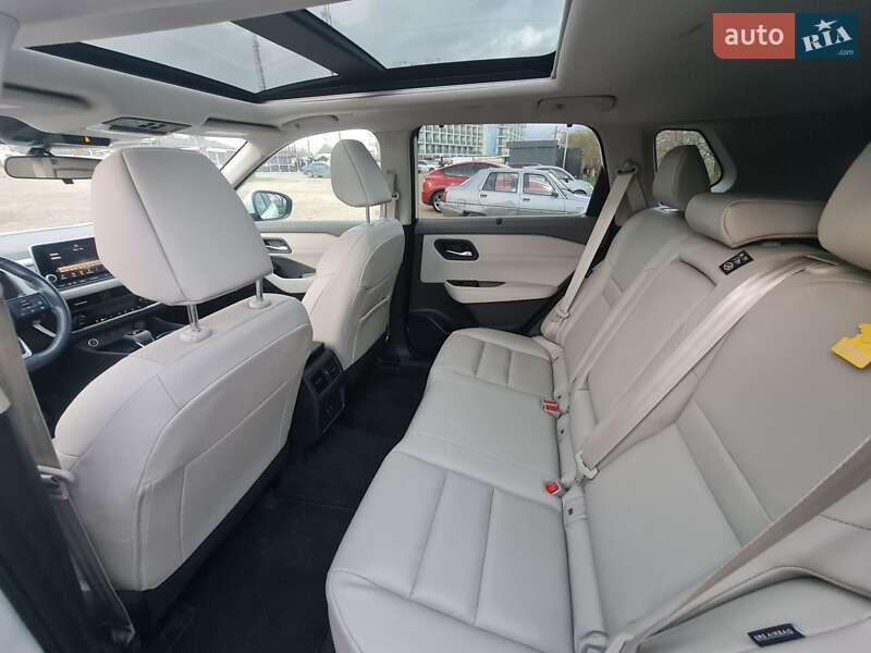 Внедорожник / Кроссовер Nissan Rogue 2023 в Черноморске