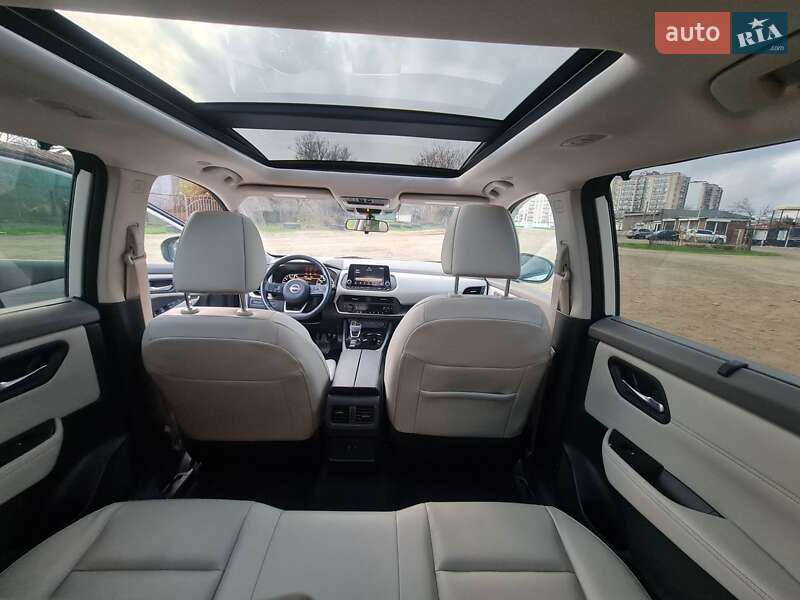 Внедорожник / Кроссовер Nissan Rogue 2023 в Черноморске