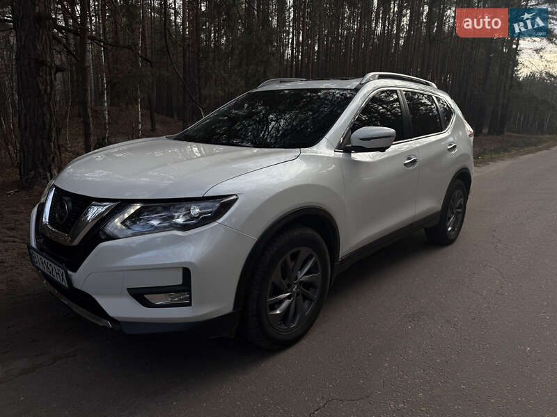 Внедорожник / Кроссовер Nissan Rogue 2015 в Краснокутске