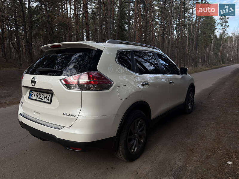 Внедорожник / Кроссовер Nissan Rogue 2015 в Краснокутске