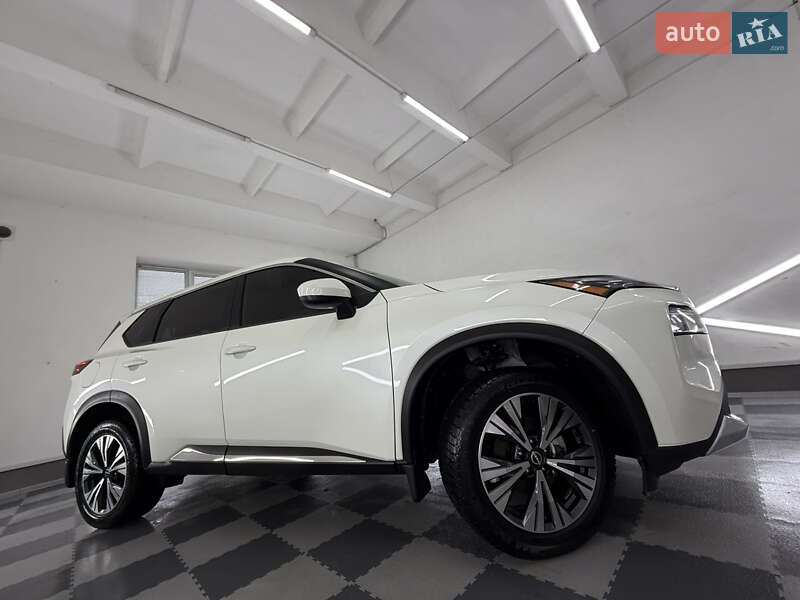 Позашляховик / Кросовер Nissan Rogue 2023 в Трускавці