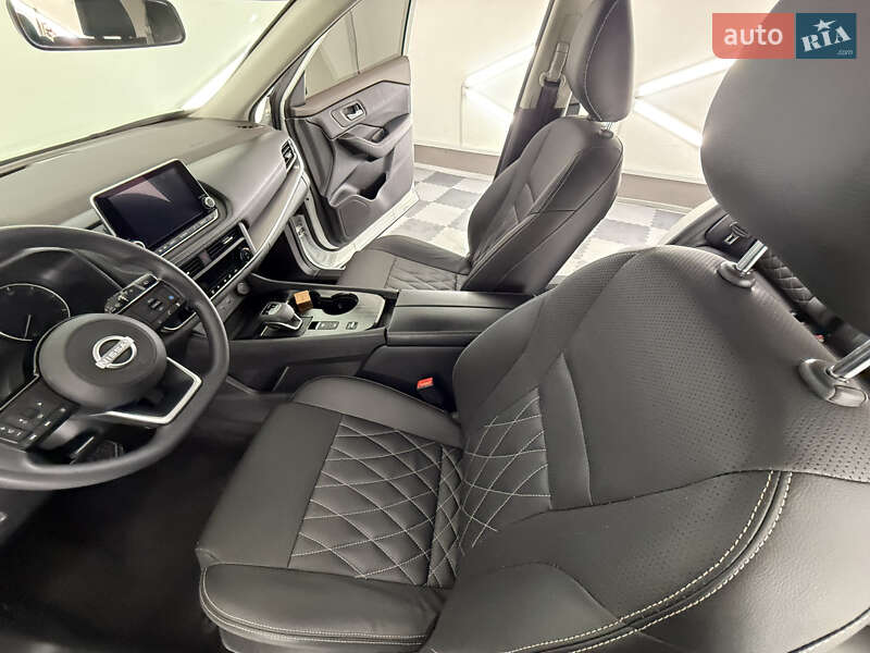 Позашляховик / Кросовер Nissan Rogue 2023 в Трускавці