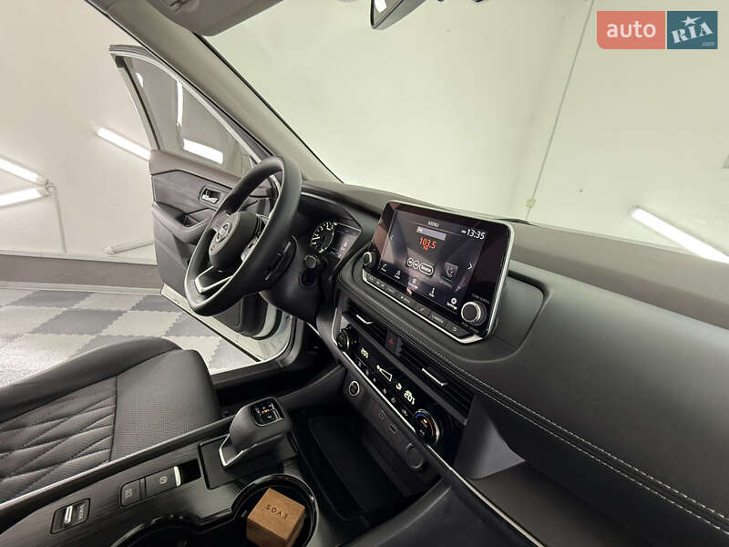 Позашляховик / Кросовер Nissan Rogue 2023 в Трускавці