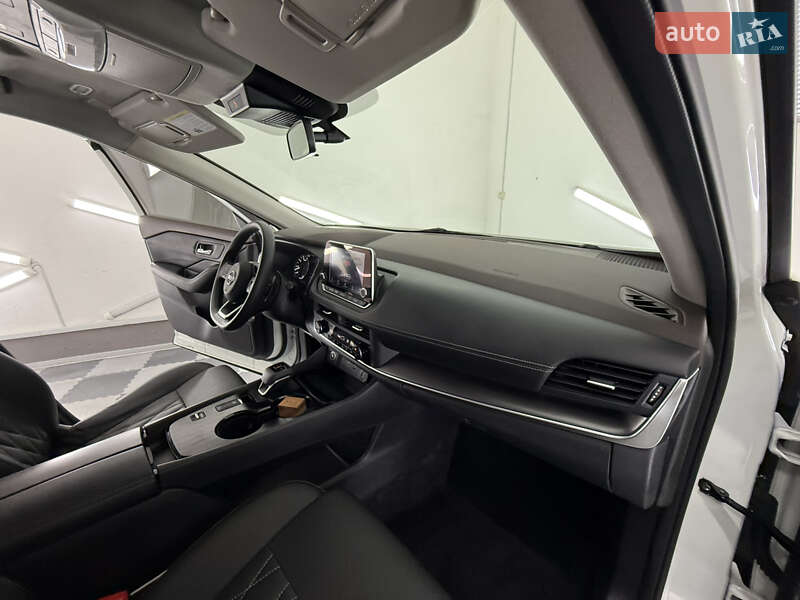 Позашляховик / Кросовер Nissan Rogue 2023 в Трускавці