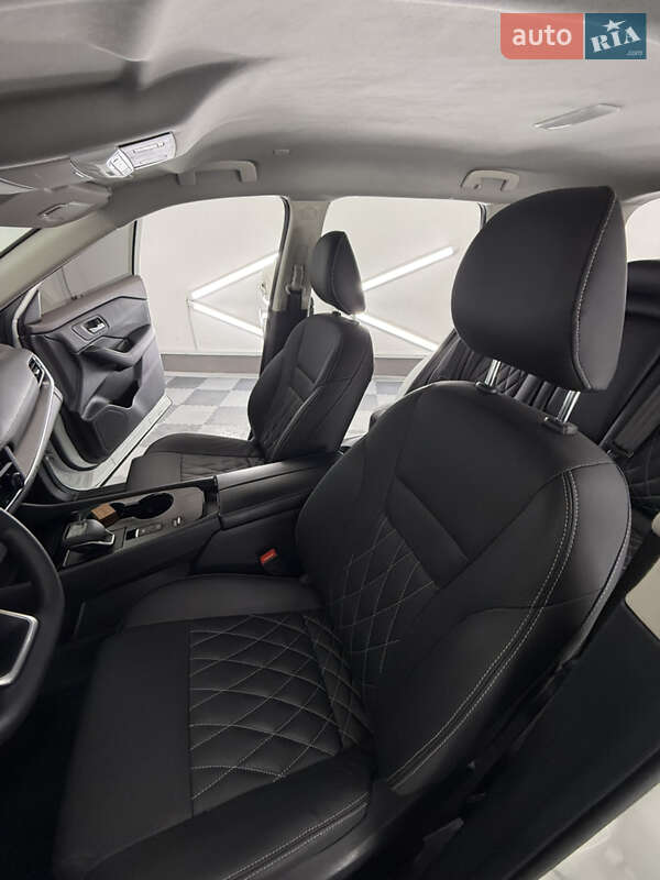 Позашляховик / Кросовер Nissan Rogue 2023 в Трускавці