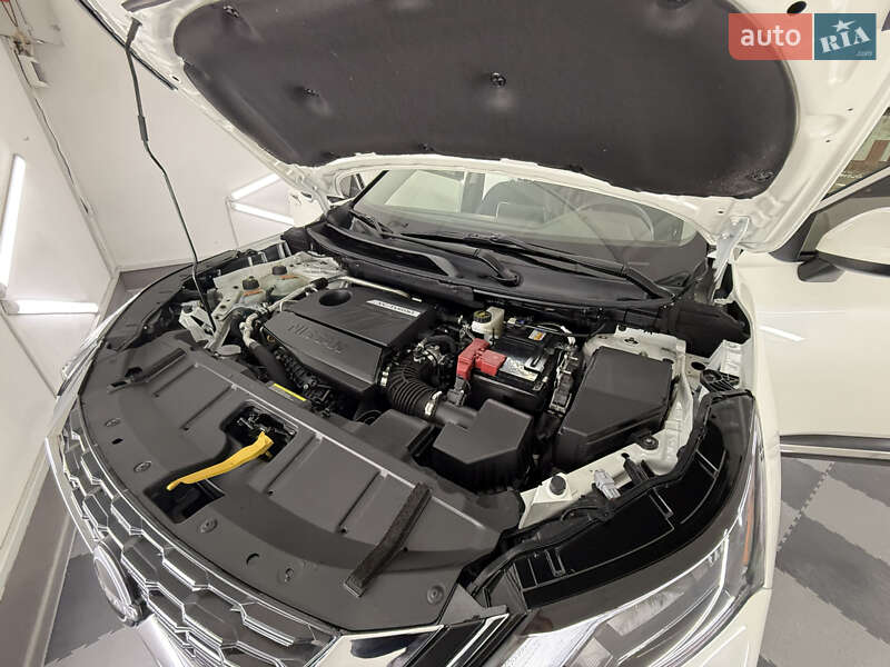 Позашляховик / Кросовер Nissan Rogue 2023 в Трускавці