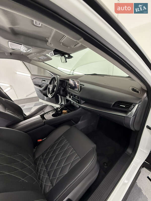 Позашляховик / Кросовер Nissan Rogue 2023 в Трускавці