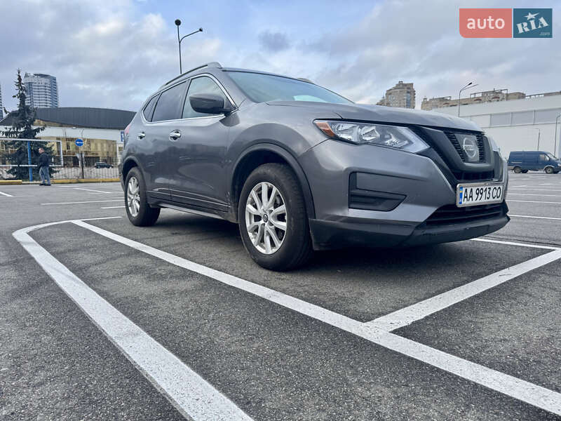 Внедорожник / Кроссовер Nissan Rogue 2017 в Киеве