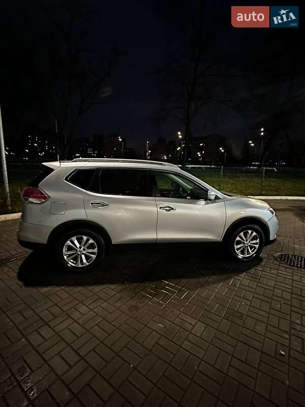 Позашляховик / Кросовер Nissan Rogue 2016 в Києві