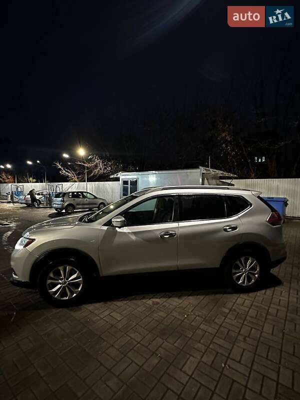 Позашляховик / Кросовер Nissan Rogue 2016 в Києві