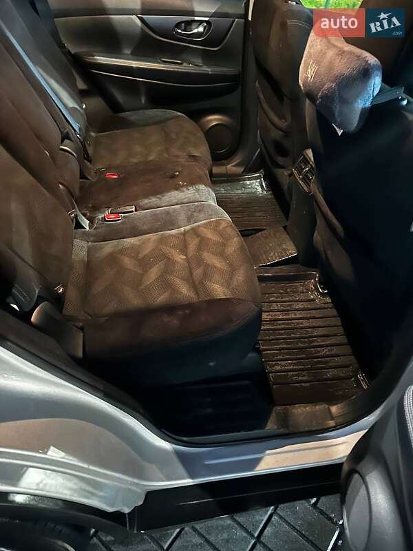 Позашляховик / Кросовер Nissan Rogue 2016 в Києві