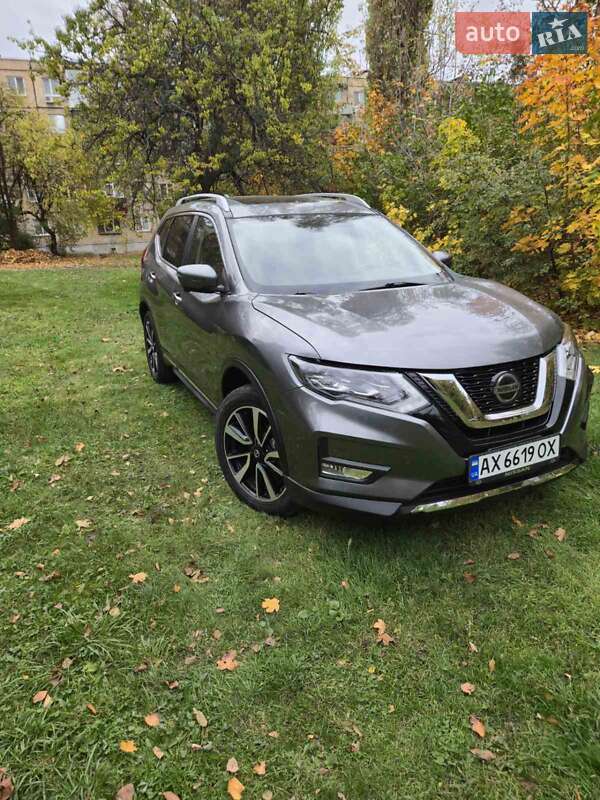 Позашляховик / Кросовер Nissan Rogue 2018 в Харкові