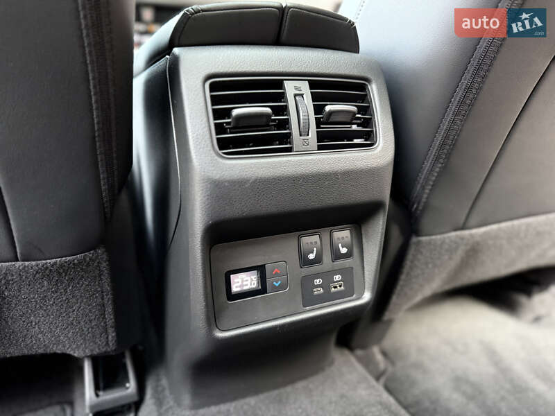 Позашляховик / Кросовер Nissan Rogue 2021 в Києві