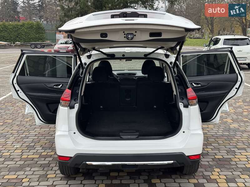 Позашляховик / Кросовер Nissan Rogue 2018 в Луцьку