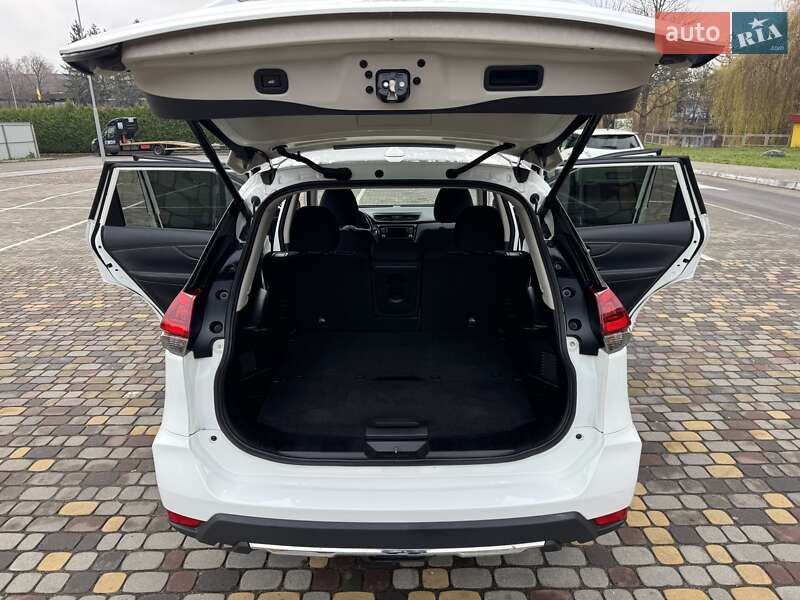 Позашляховик / Кросовер Nissan Rogue 2018 в Луцьку