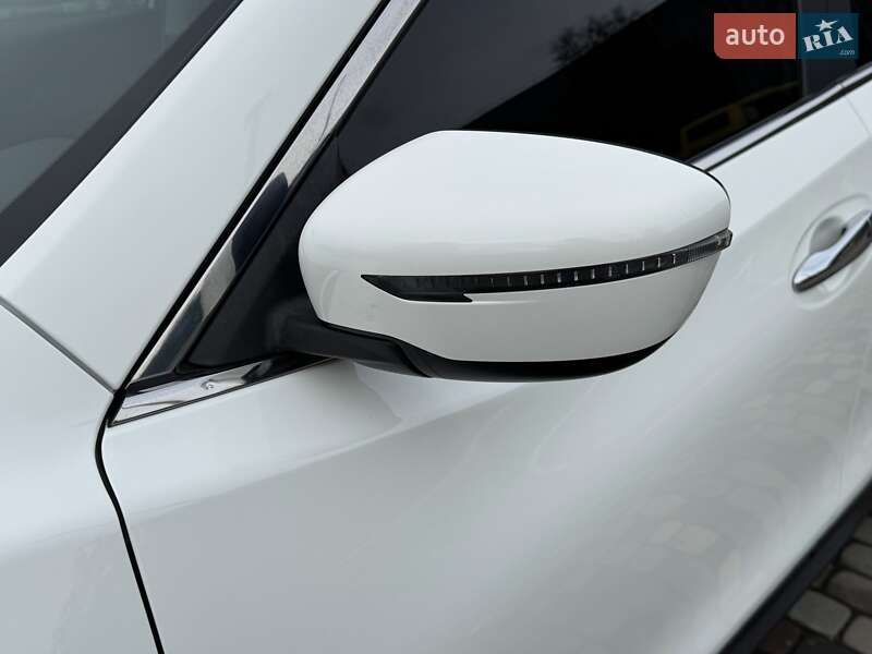 Позашляховик / Кросовер Nissan Rogue 2018 в Луцьку